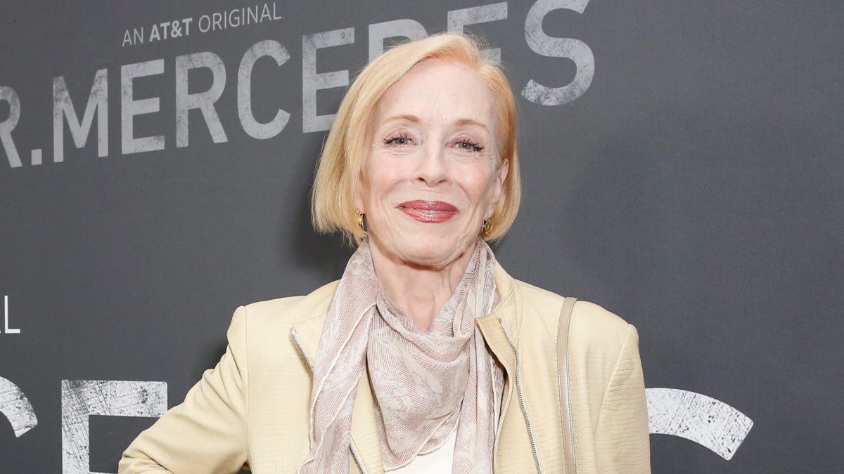 Holland Taylor with a blonde blunt bob
