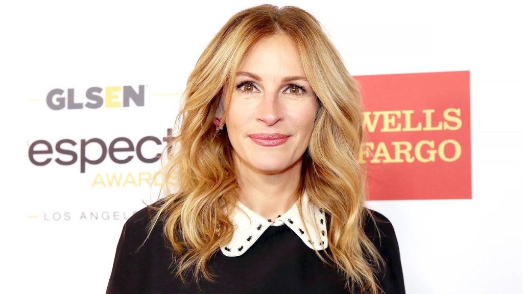 Julia Roberts with curtain bangs haircut