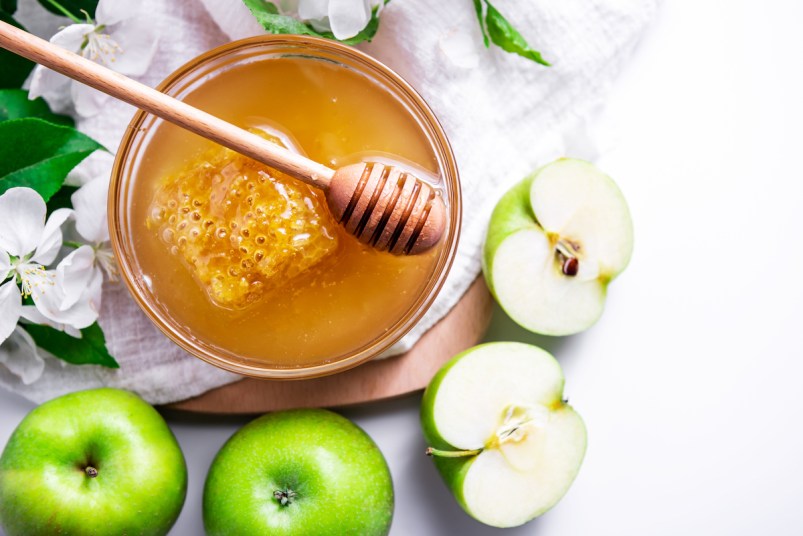 Apples and Honey Are a Rosh Hashanah Staple