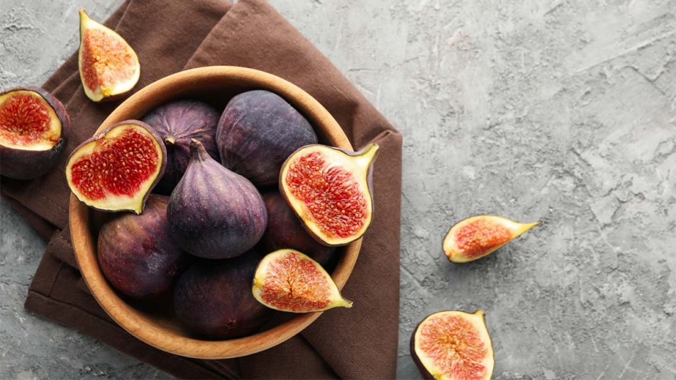 A bowl of figs