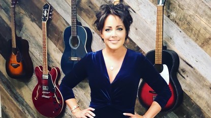 Country artist Kelly Lang