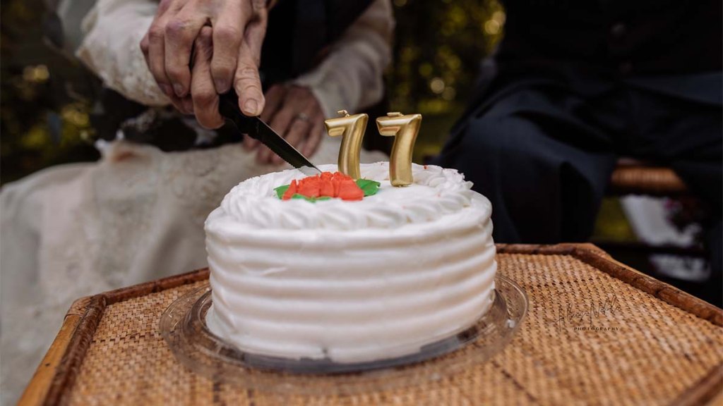 The Kings cutting their 77th anniverary cake