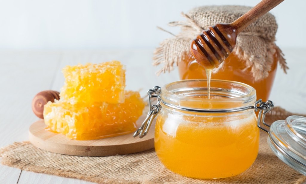 Raw honey for heartburn