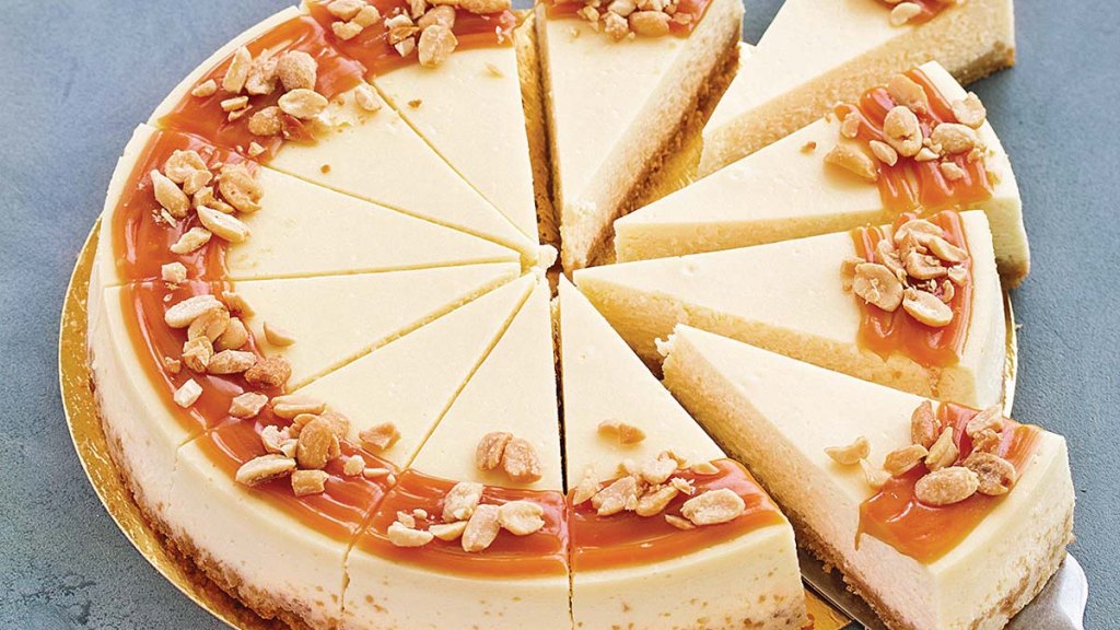 Cheesecake with caramel sauce