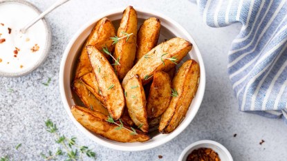 Baked Potato Wedges With Sauce
