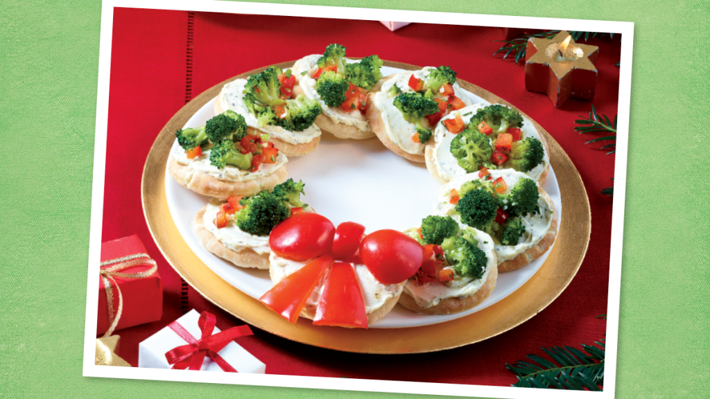 Mini Pita Canapé Wreath (Appetizers for Christmas)