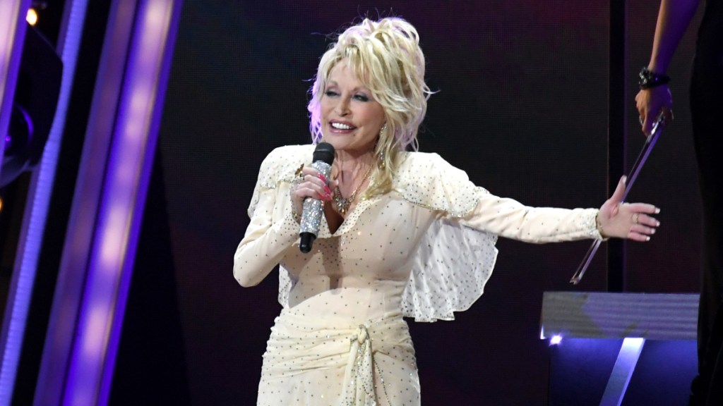 Kendimizi ve Hayatın Yolunu Kucaklamak İçin 5 Dolly Parton Alıntısı