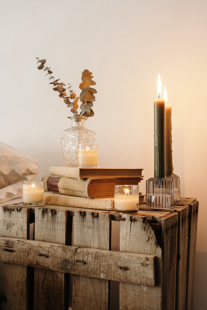 Fragment,Of,Interior,Of,Bedroom,With,Rustic,Wooden,Handmade,Bedside