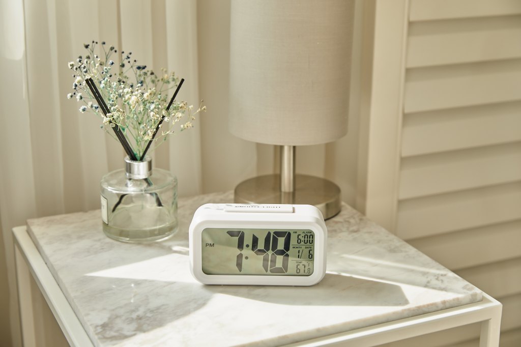 Table,Clock,On,Bedside,Table