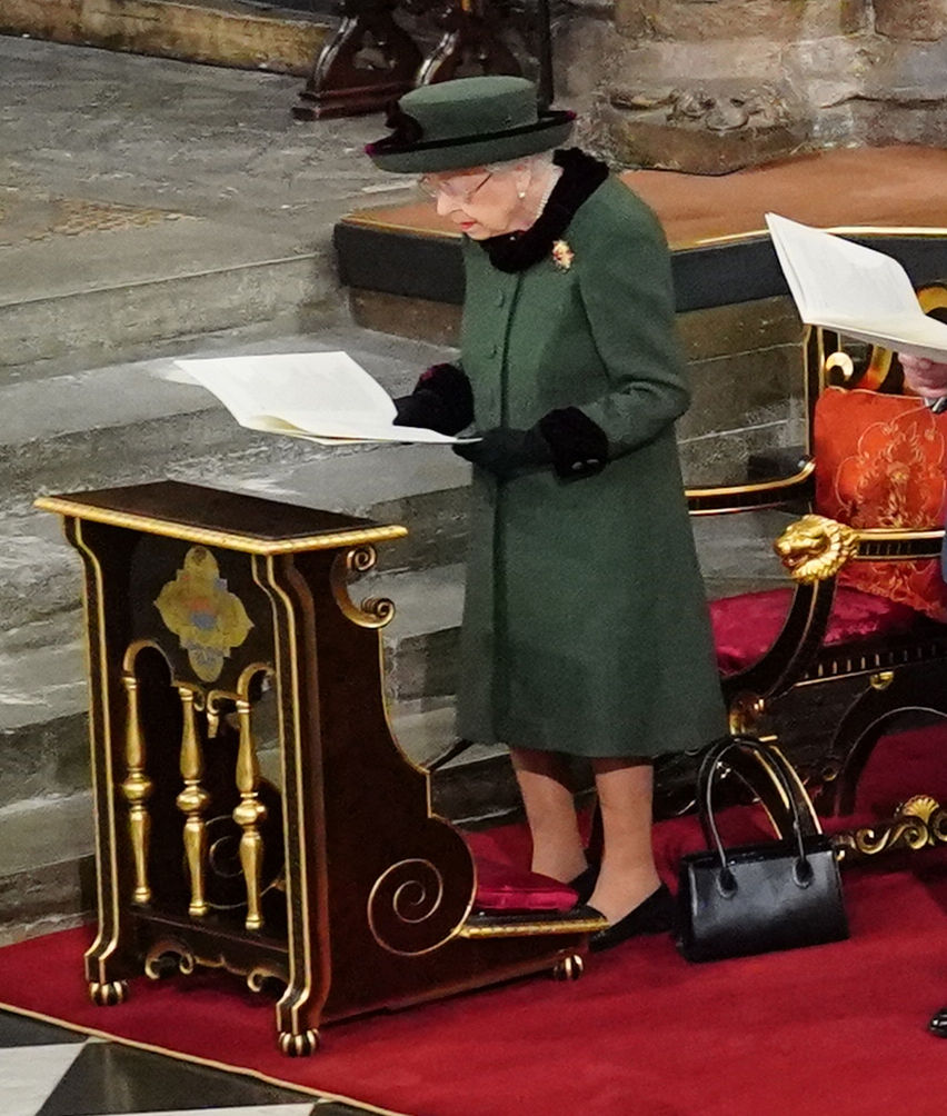 Queen Elizabeth wearing green