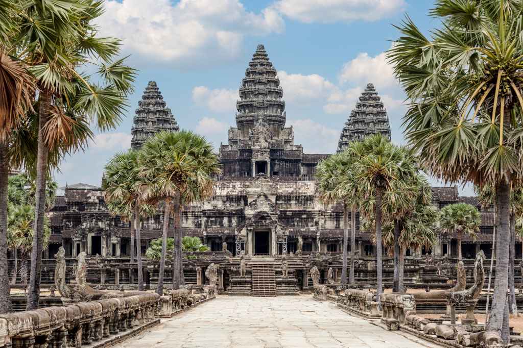 Lonely,In,Angkor,Wat,Without,Any,Tourists