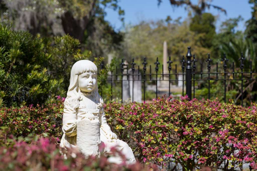 Little,Gracie,Statue,In,Historic,Bonaventure,Cemetery,,Savannah,Georgia.,The