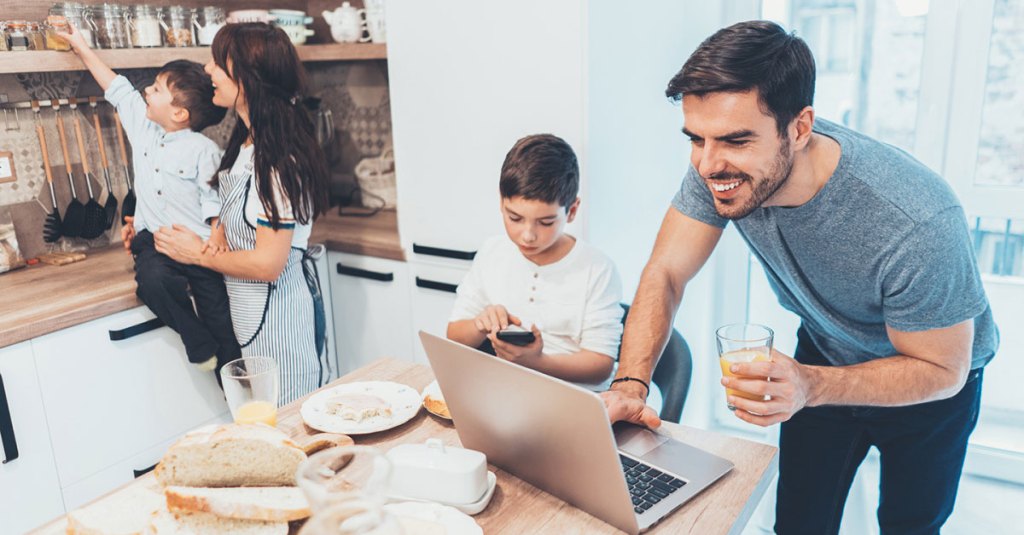 4.-Cheap-Phone-Service-From-Red-Rocket