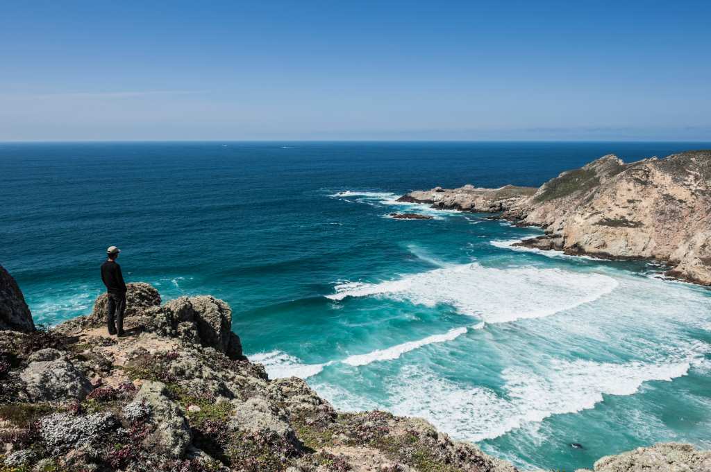 Person,Takes,In,Scenic,View,From,Harris,Point,,San,Miguel
