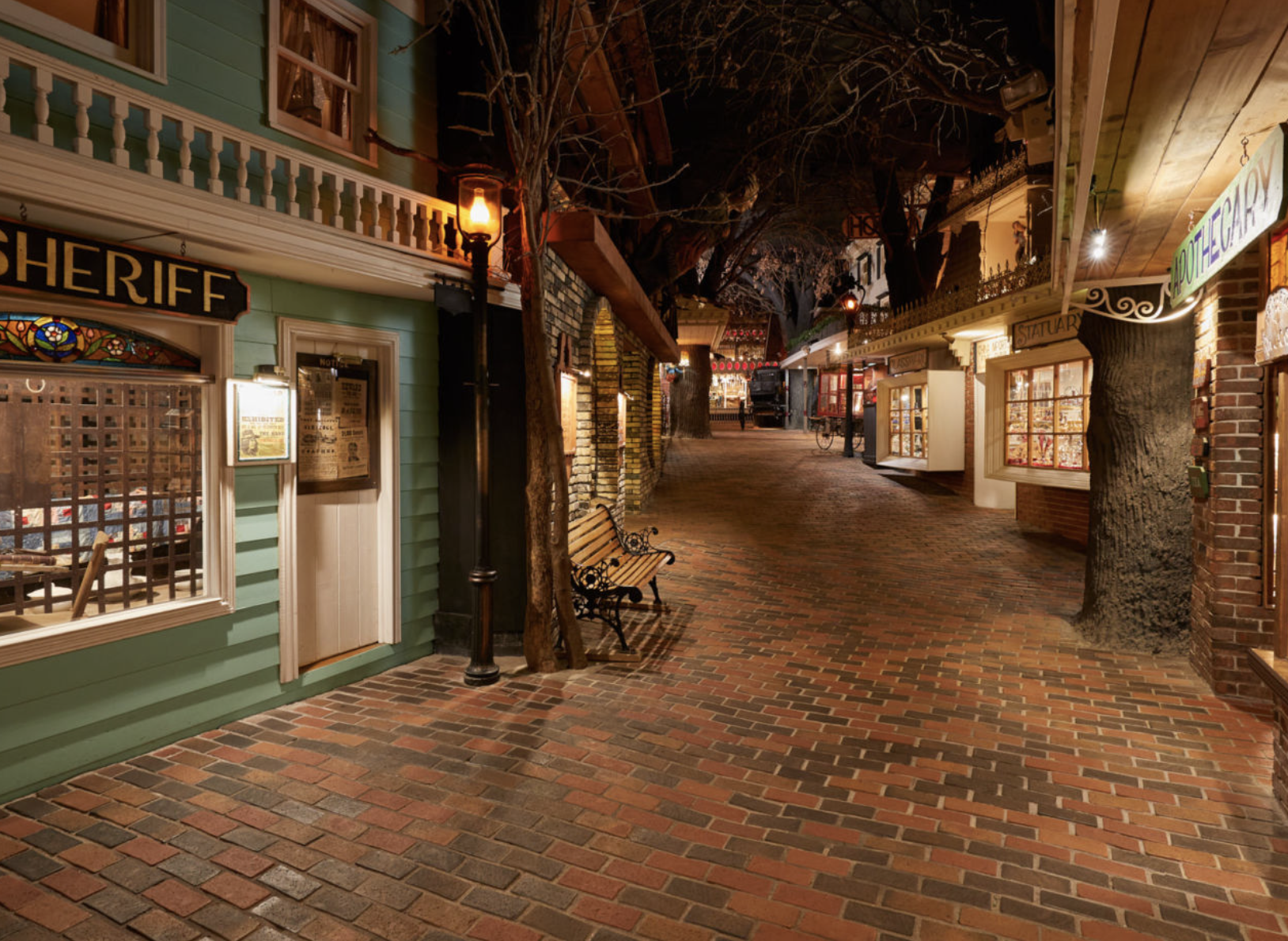 19th century street at house on the rock