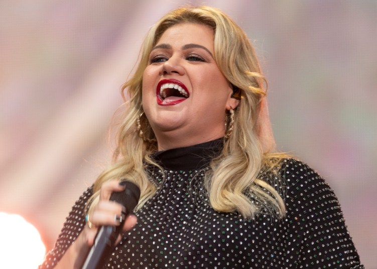Kelly Clarkson preforms on stage during 2019 Global Citizen Festival at Central Park