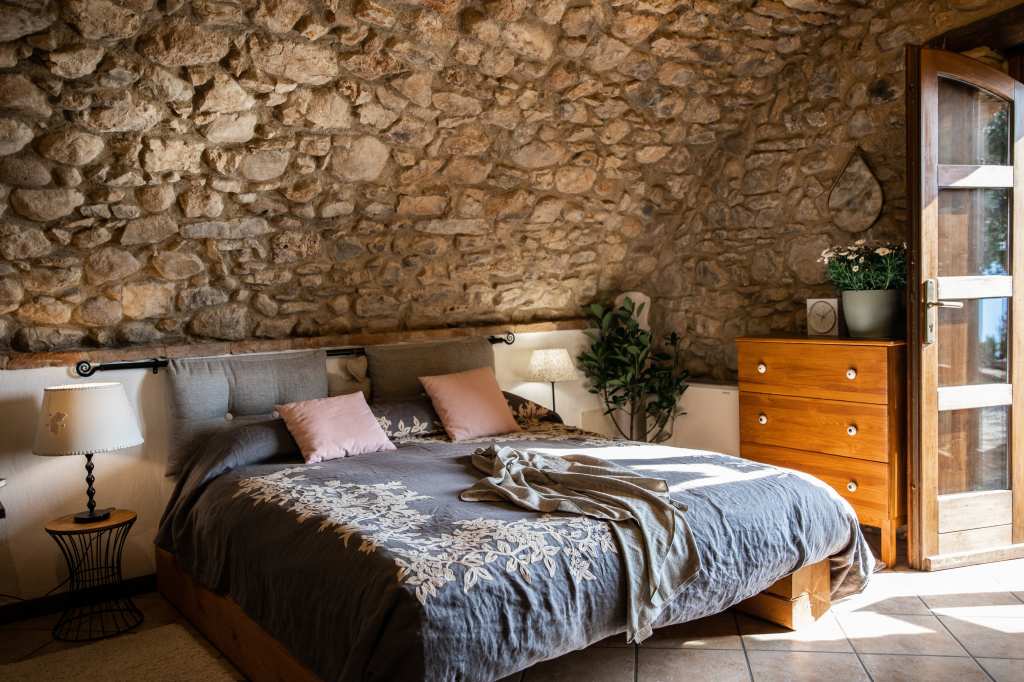 Verona,,Italy,,February,17,2023:,Italian,And,French,Style,Rustic