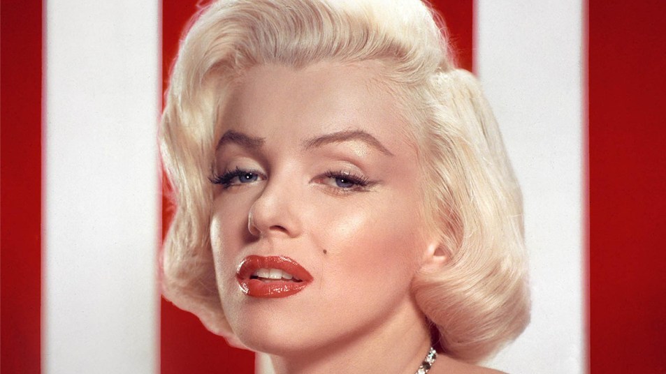 Marilyn Monroe with red lips