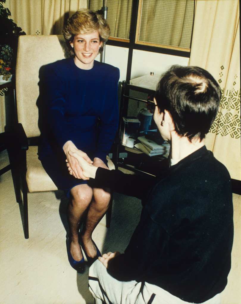 Princess Diana Visiting the AIDS Clinic, Broderip Ward, Middlesex Hospital, London, Britain – Apr 1987