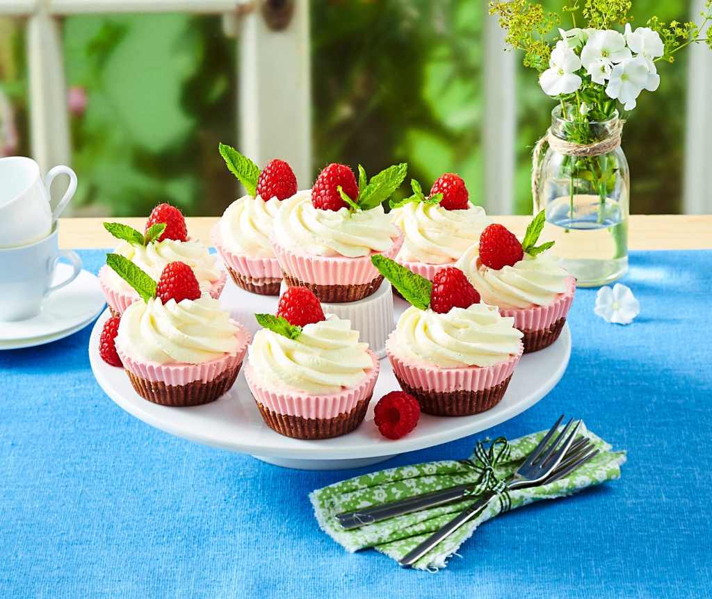 Frozen Raspberry Mini Cheesecakes