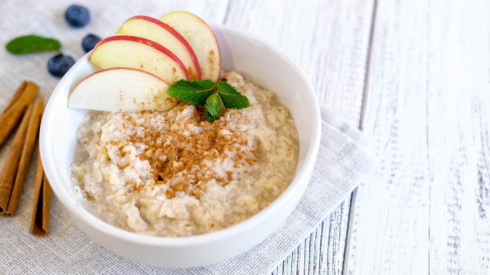 Oatmeal with cinnamon, which has been shown to reverse prediabetes