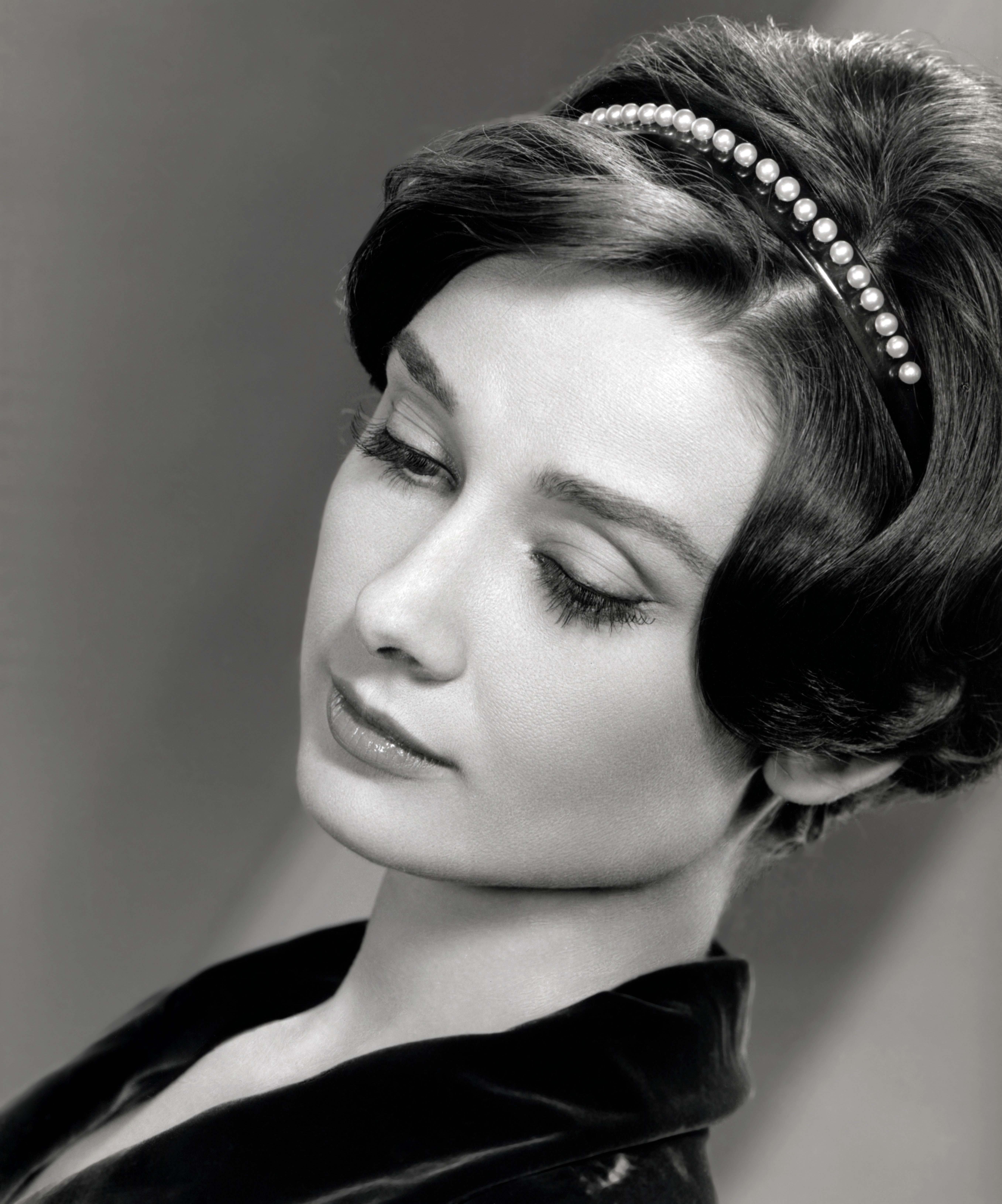 Audrey Hepburn, eyes closed, long lashes