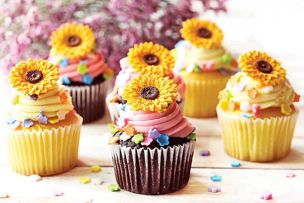 Sunflower Cupcakes at sunflower party