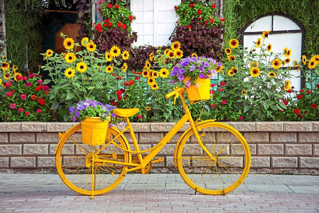 trash to treasure: Old Bike turned into pretty planter