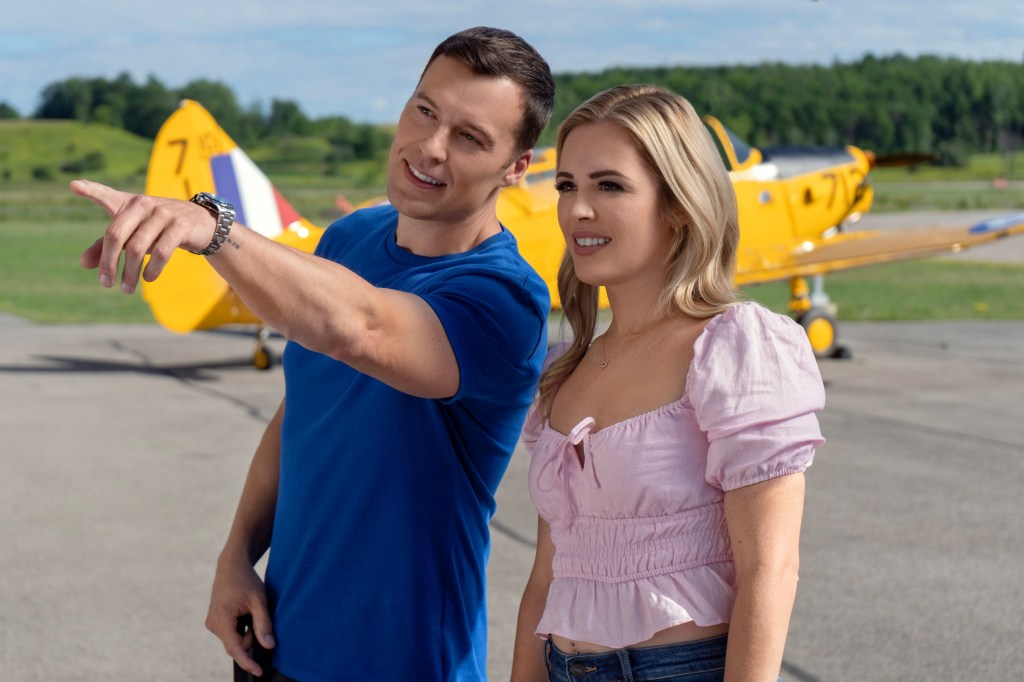 Peter Mooney, Natalie Hall, 'Fly Away With Me', 2022