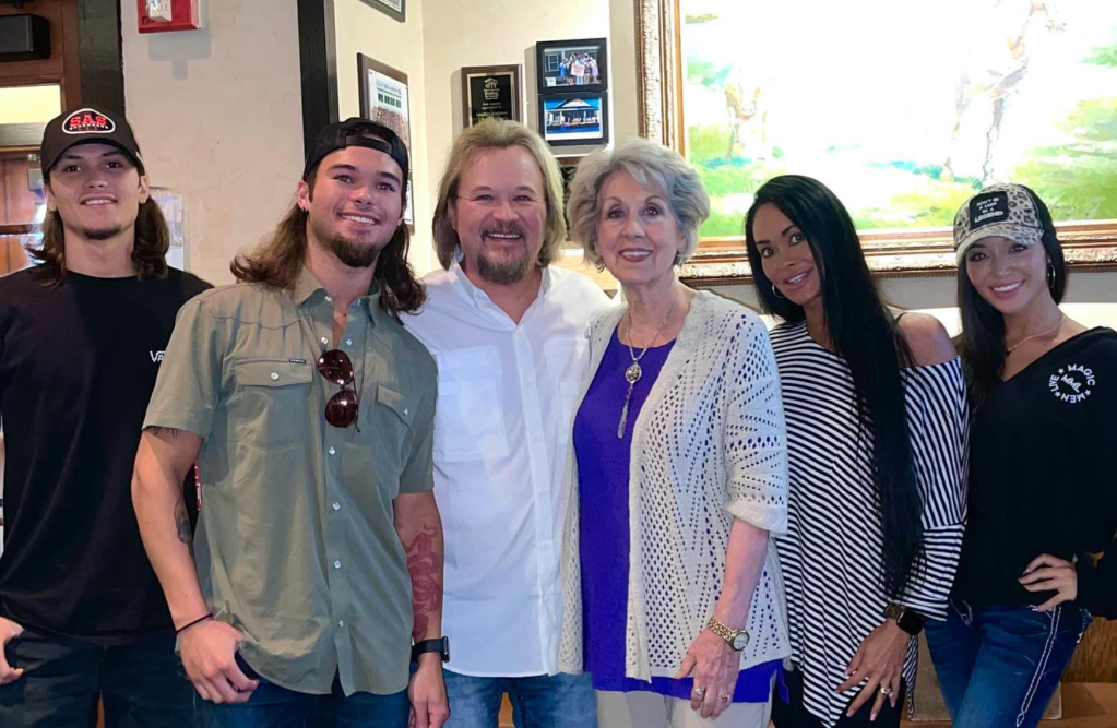 Travis Tritt with his family