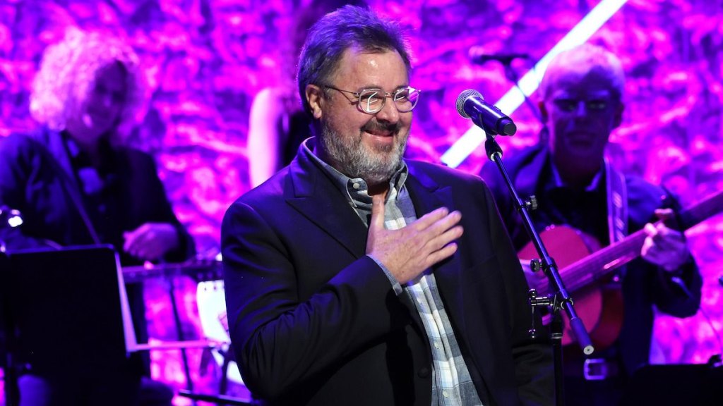 Vince Gill performs in honor of Patty Loveless, 2023