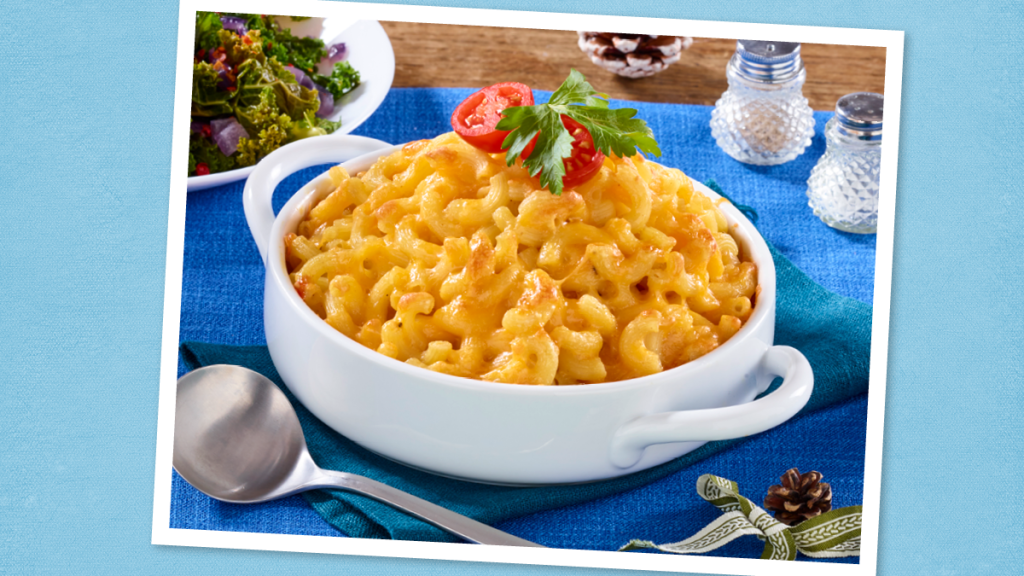 Slow Cooker Mac ‘n’ Cheese sits looking amazing (game day slow cooker recipes)