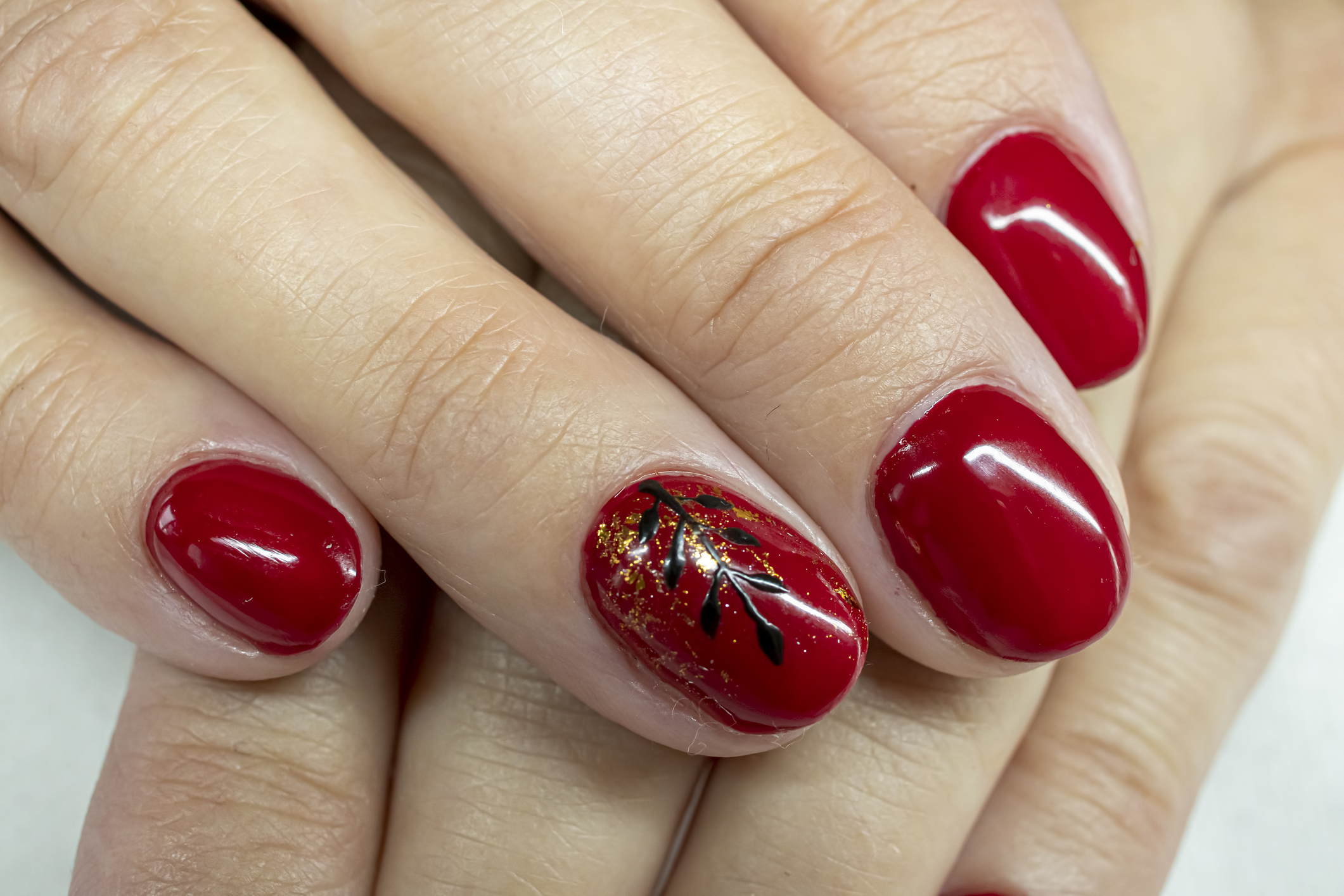 Nail Art │ Red nails and Gingerbread Men / Polished Polyglot
