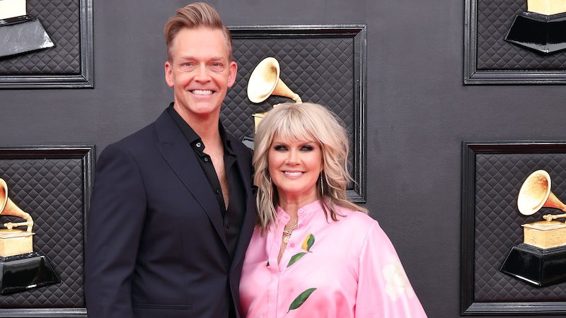 Bernie Herms and Natalie Grant on the Grammys red carpet, 2022