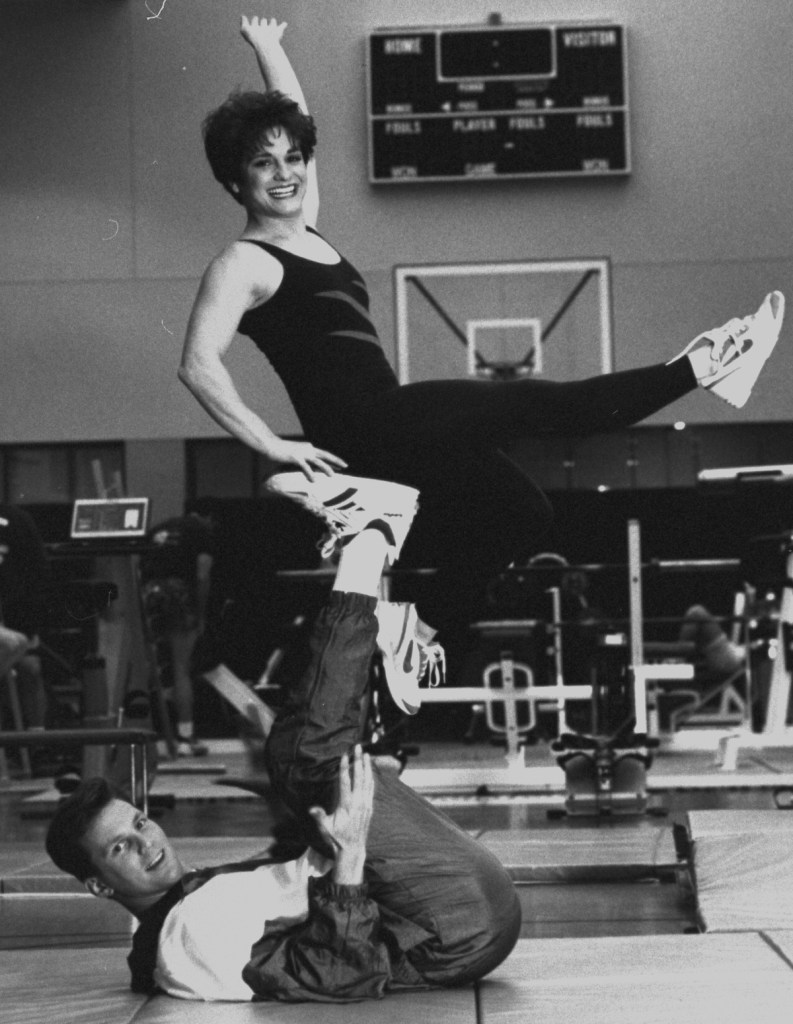 Mary Lou Retton posing with her husband, Shannon Kelley, in 1995