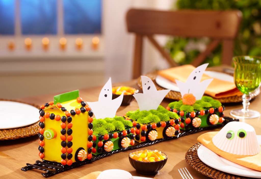 DIY Bouquet: Haunted "railroad" tabletop bouquet for Halloween