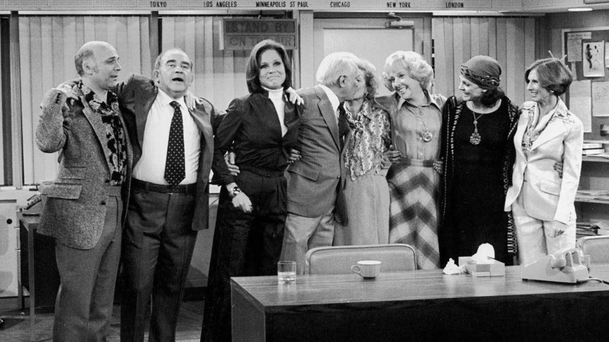 Mary Tyler Moore Cast: See the Stars Through Time - Vimarsana News