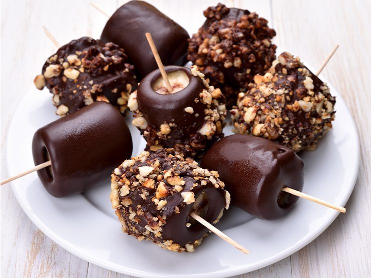 Chocolate-covered banana pudding pops