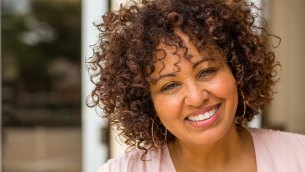 Bowl Method for Curly Hair Makes Hair Look Instantly Full and Bouncy