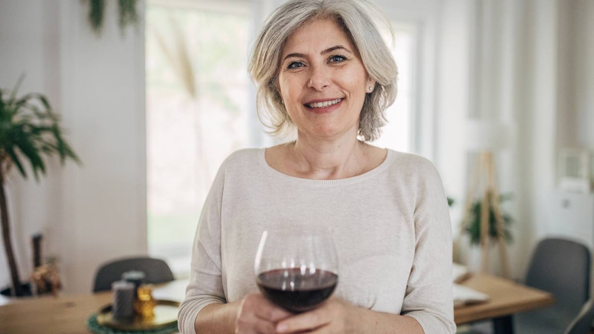 How To Get Wine Stains Out Of Clothes: 3 Genius Methods - Vimarsana News