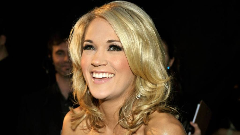 Carrie Underwoods Hair: Carrie Underwood at the People's Choice Awards in 2010
