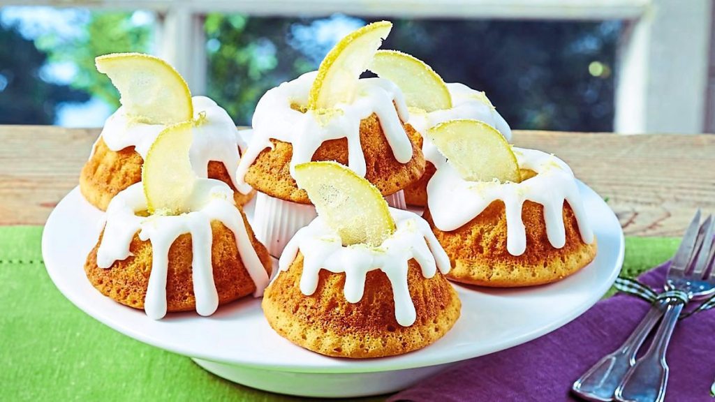 Mini Lemon Curd Bundt Cakes sits looking so cute (Easy desserts with few ingredients)