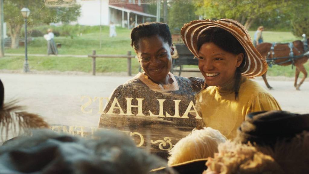 Phylicia Pearl Mpasi and Halle Bailey in The Color Purple