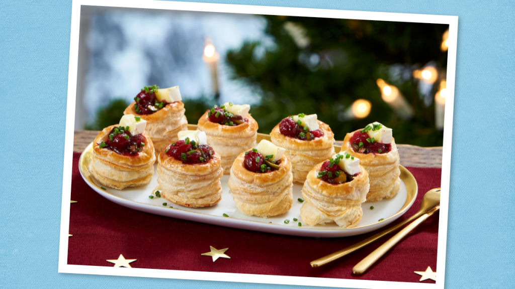 Mini Cranberry & Brie Puff Pastry Bites (Appetizers for Christmas)