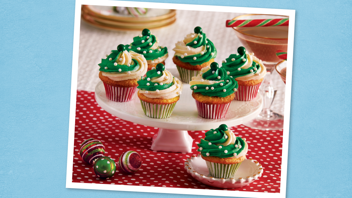 Mini Toasted Pecan Cupcakes with Eggnog Frosting (christmas cupcakes)