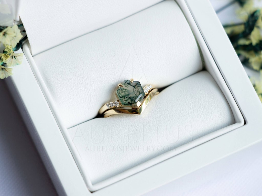 Vera Hexagon Moss Agate Engagement Ring Set