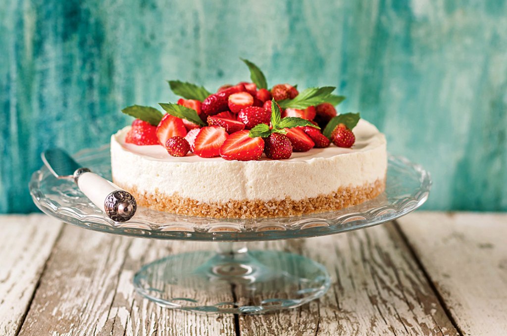 Pizza party:  No Bake Strawberry Cheesecake