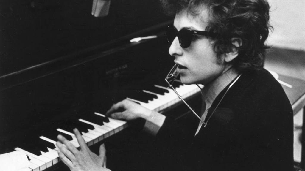 Bob Dylan playing the piano
