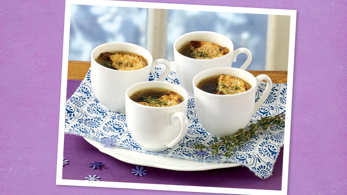 Slow-Cooker French Onion Soup (Vegetarian slow cooker recipes)