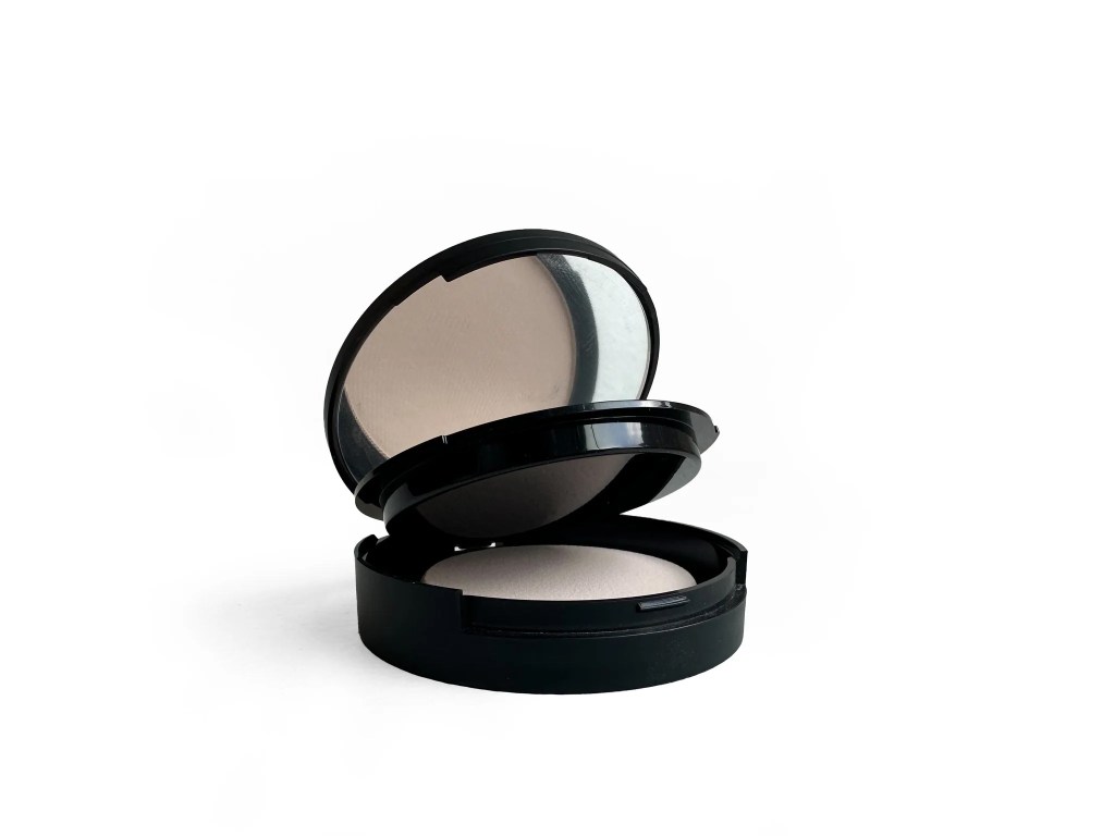 Product image of Ashunta Sheriff Beauty BlurEFX Powder, one of the best setting powder for mature skin